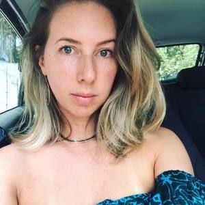 Meet your Posher, Debora